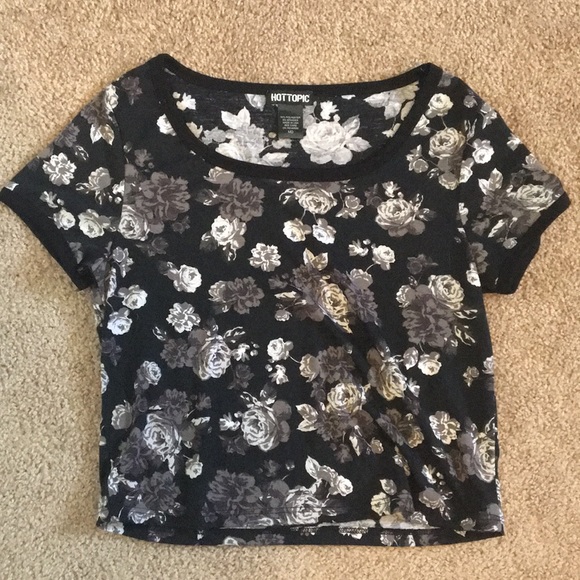 Hot Topic Tops - NWOT Black and White Floral Crop Top